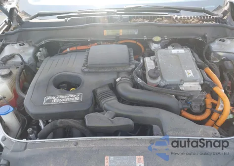 2020 Ford Fusion Plug-In Hybrid Titanium z USA, uszkodzony, nr VIN 3FA6P0SU9LR142377